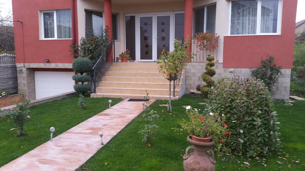Family Pension Arad Luaran gambar