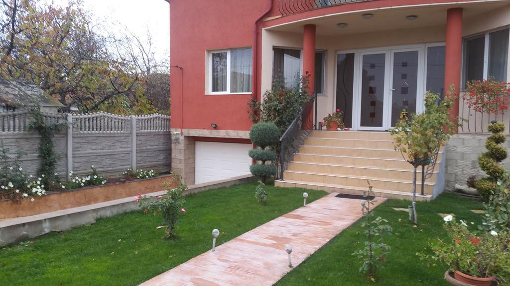 Family Pension Arad Luaran gambar