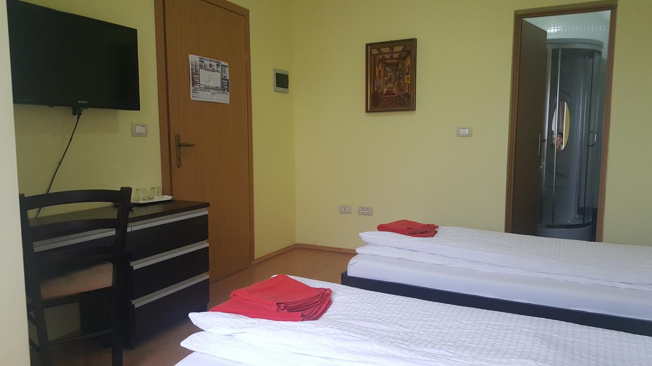 Family Pension Arad Luaran gambar